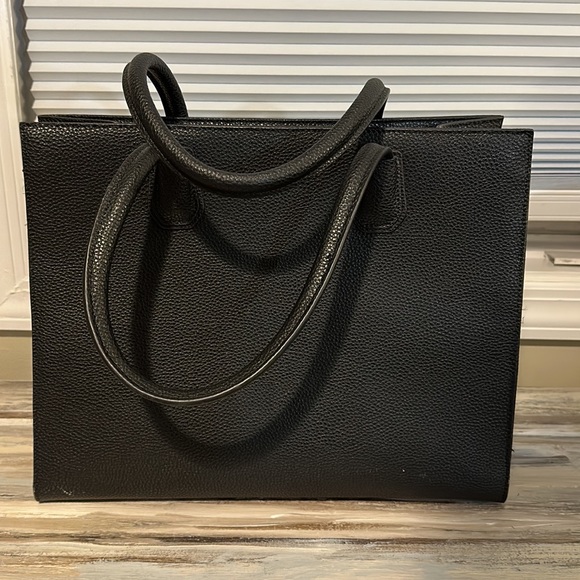 Red Fleece Black Bag - Picture 2 of 7